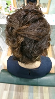 美容専門学校 ヘアアレンジセット 結婚式参列ヘア☆ ⁡ ⁡ 7:00～8:00 ¥4950 8:00〜9:00 ¥4400 9:00